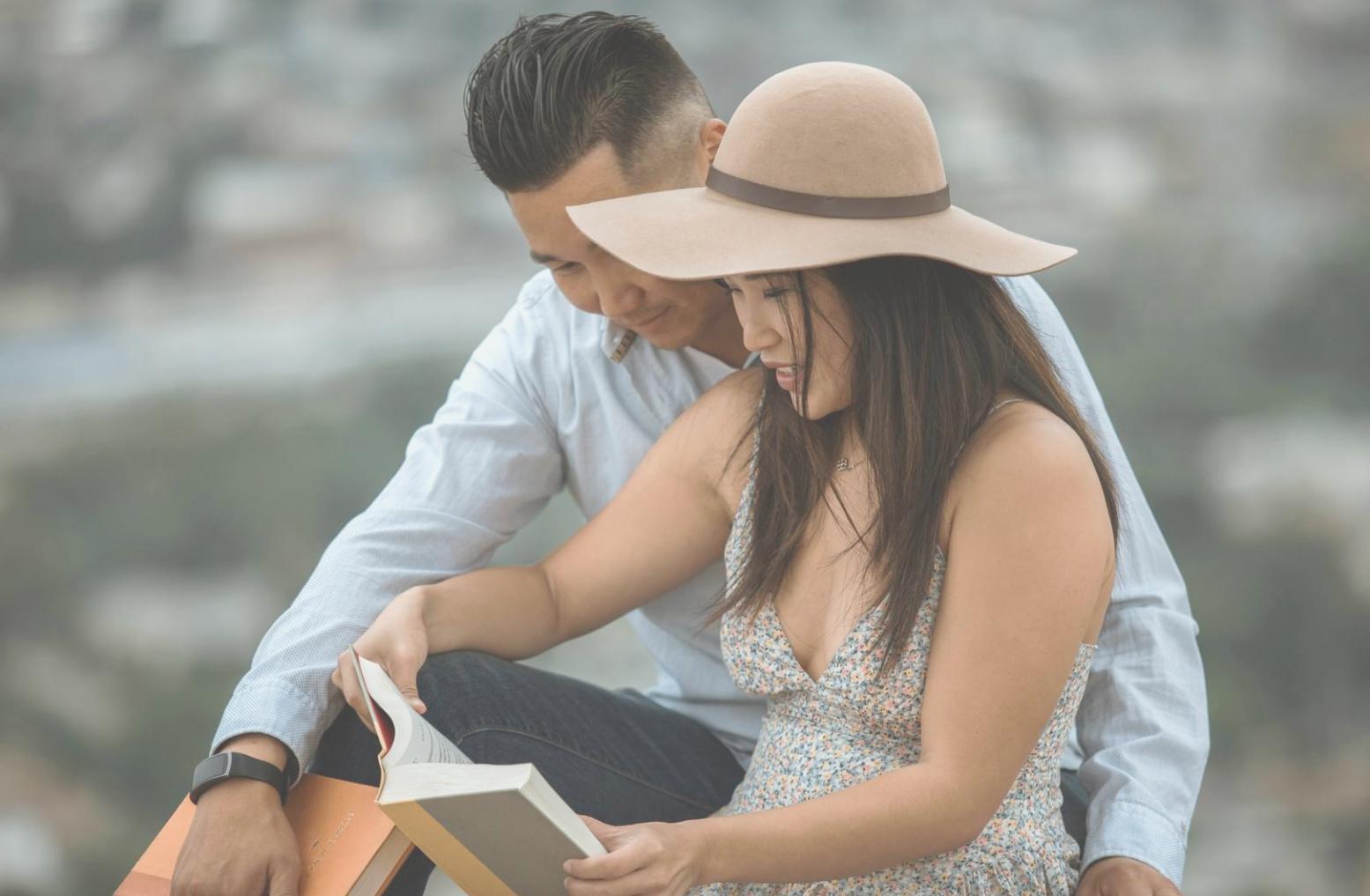 Famiglia che condivide momenti autentici insieme